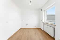 Modernisierte 4,5-Zimmer-Wohnung in ruhiger Lage von Roding! - Thumbnail 3