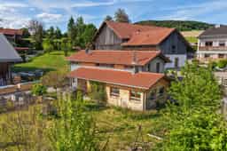 Ökologisches Holzhaus in Traitsching – KfW55, Wandheizung mit Lehmputz - Thumbnail 1