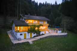 Traumhaftes Landhaus mit Ferienwohnung in Alleinlage – Ihr Rückzugsort in Viechtach! - Thumbnail 34